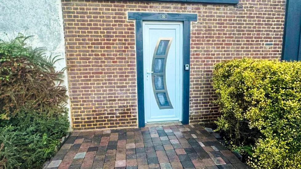 Ferienwohnung Duplex Cosy Avec Netflix & Amazon Prime Beauvais Exterior foto